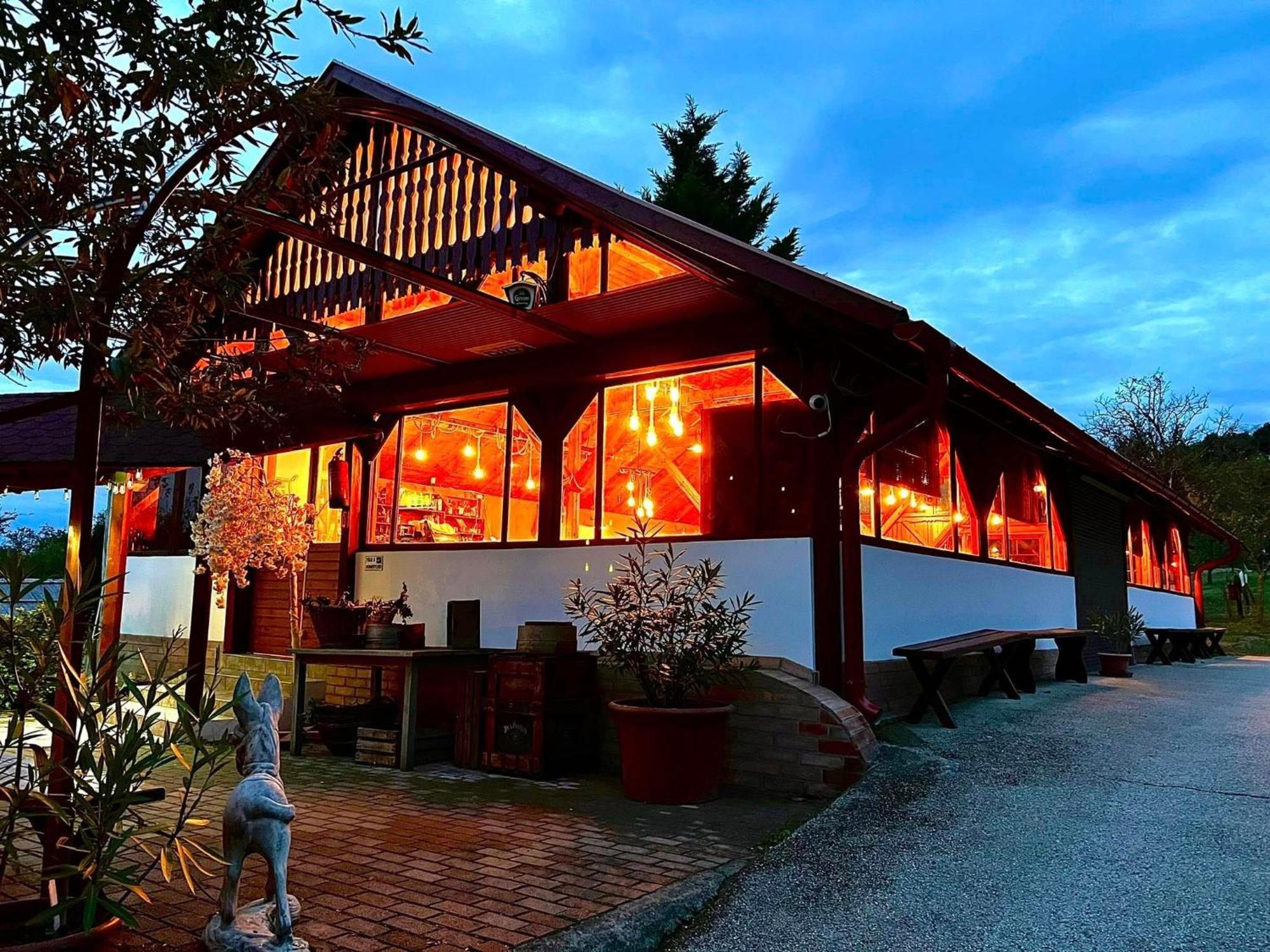 Pilisi Lovas Major, Dorog Bed & Breakfast Luaran gambar