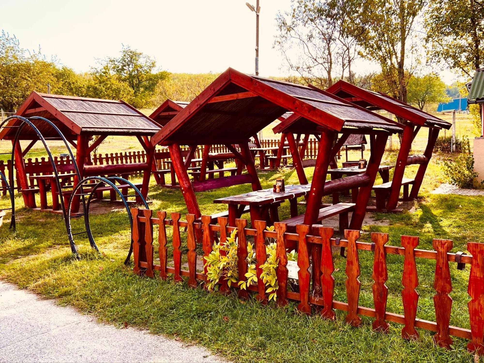 Pilisi Lovas Major, Dorog Bed & Breakfast Luaran gambar
